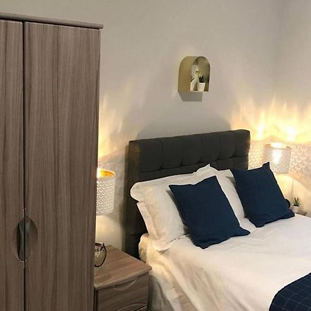 Serviced Appartment 1 Helena ريدينج المظهر الخارجي الصورة